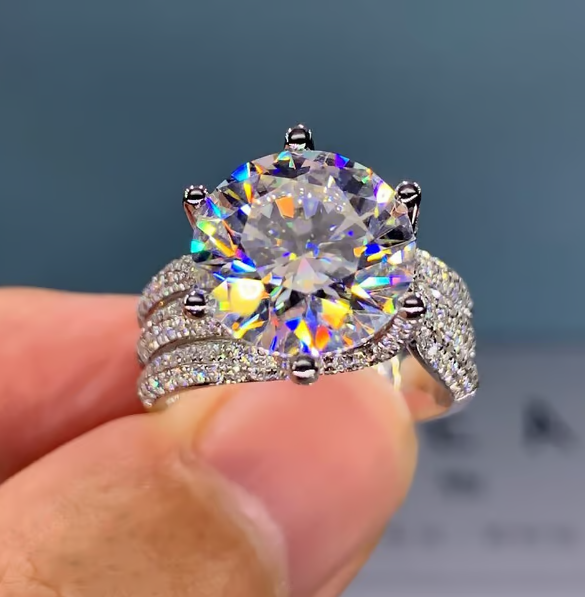 Anello in zircone